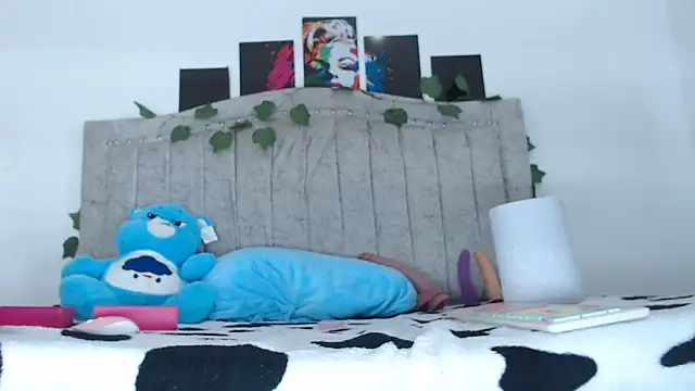 Snapshot of Tinyy_Star chatting on March 24, 4:34 pm Tinyy Star online show from March 24, 4:34 pm