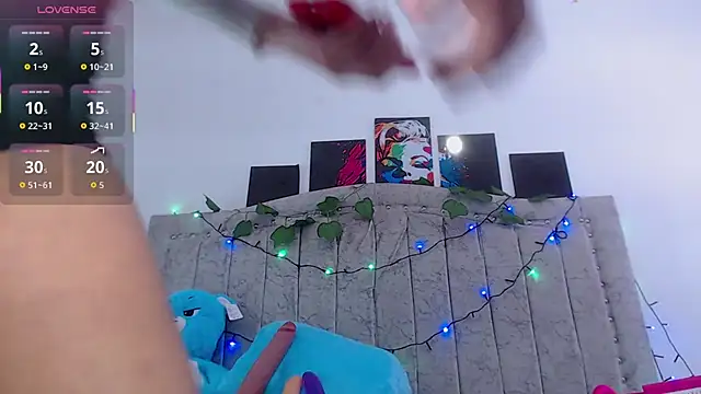 Snapshot of Tinyy_Star chatting on April 2, 4:26 pm Tinyy Star online show from April 2, 4:26 pm