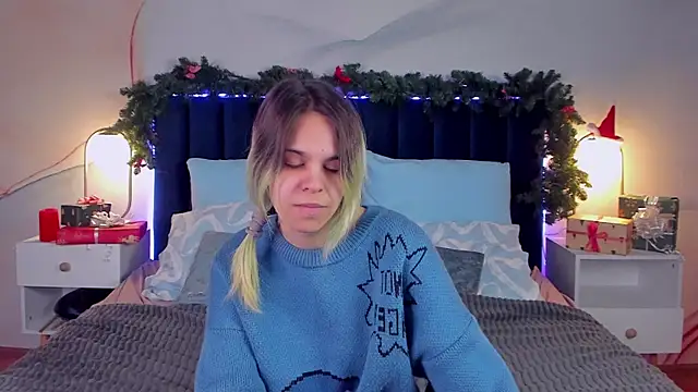 LiraBelle online show from December 15, 3:22 am