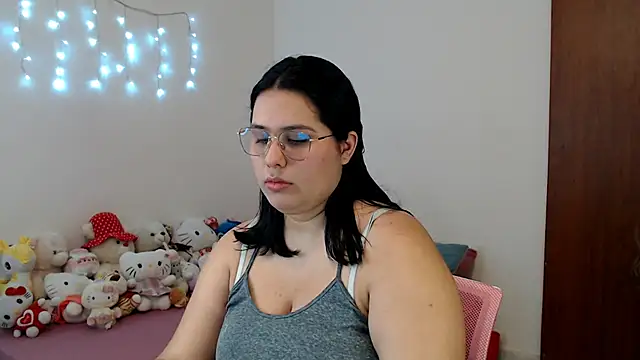 suckdreams19 online show from February 4, 1:11 am