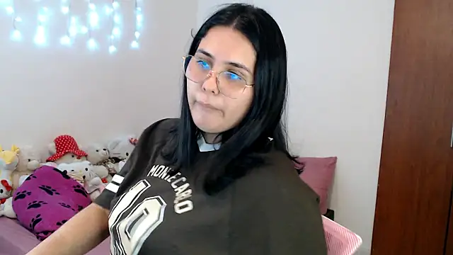 suckdreams19 online show from February 5, 6:56 pm