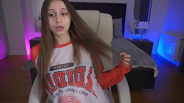 TinyNatalie online show from February 17, 3:25 am