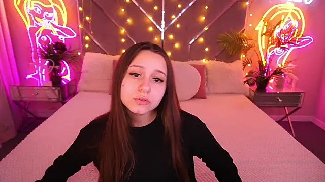 TinyNatalie online show from March 18, 2:31 pm