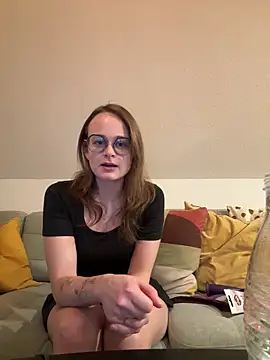 norafack33 online show from February 8, 5:05 pm