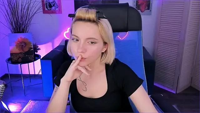 BlossomVesper online show from December 3, 8:12 am