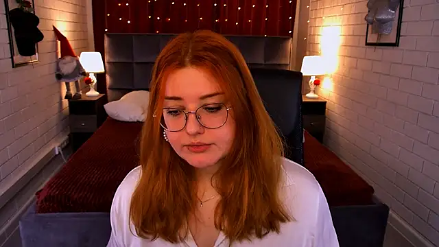 Snapshot of StaceyJensen chatting on February 7, 9:24 am StaceyJensen online show from February 7, 9:24 am