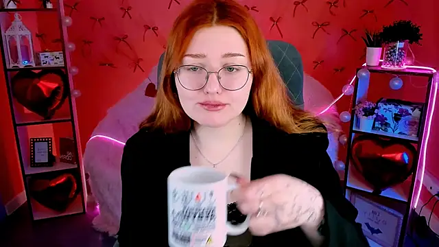 Snapshot of StaceyJensen chatting on February 15, 9:30 am StaceyJensen online show from February 15, 9:30 am