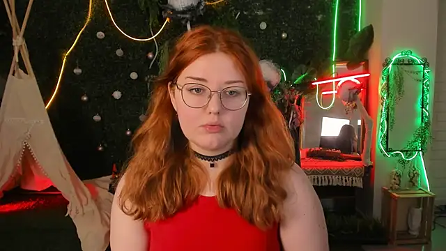 Snapshot of StaceyJensen chatting on February 25, 2:16 pm StaceyJensen online show from February 25, 2:16 pm