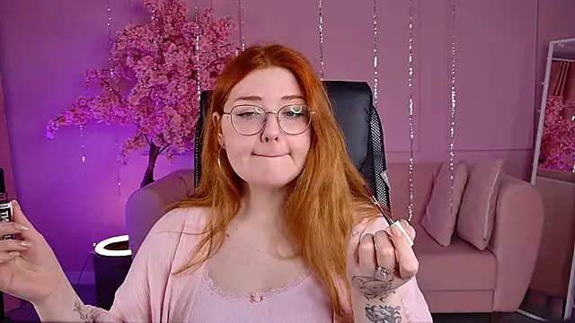 Snapshot of StaceyJensen chatting on March 16, 1:37 pm StaceyJensen online show from March 16, 1:37 pm