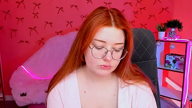 Snapshot of StaceyJensen chatting on March 22, 10:07 am StaceyJensen online show from March 22, 10:07 am