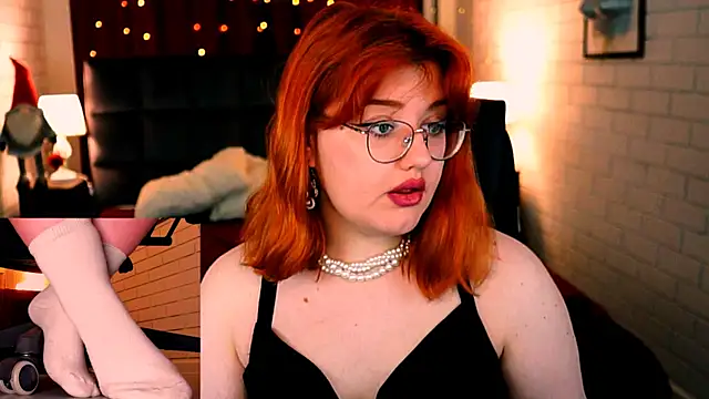 StaceyJensen online show from May 11, 1:28 pm