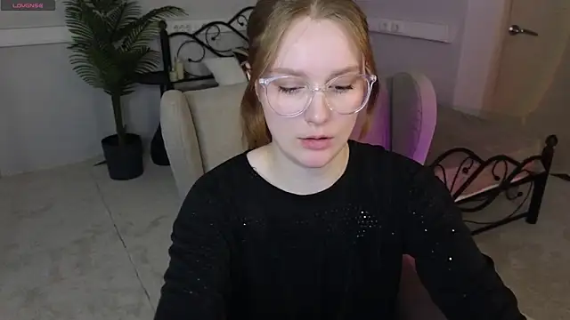 Ginger Kristin online show from March 29, 4:45 am