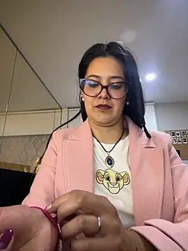 TAMARALEWISMD online show from December 5, 3:26 am