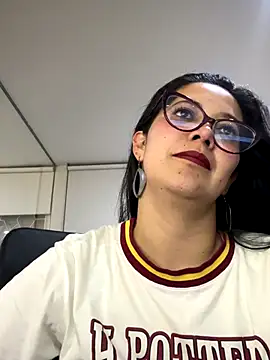 TAMARALEWISMD online show from December 20, 3:24 am