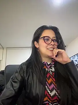 TAMARALEWISMD online show from December 23, 3:48 am