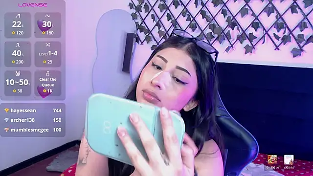 dulcinea77gp online show from April 1, 3:40 am