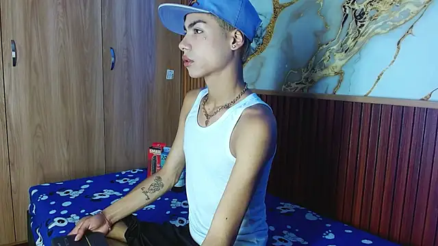 maverickhotson303av online show from December 15, 11:09 pm