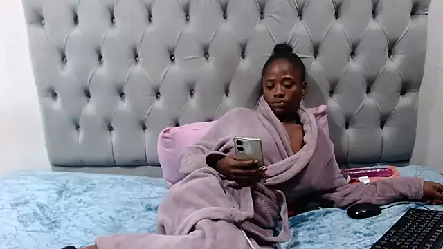 SexyAdelexx online show from February 3, 2:53 am