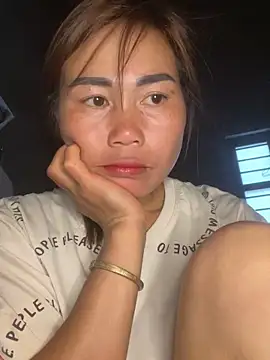 meganmeo online show from March 18, 5:32 am