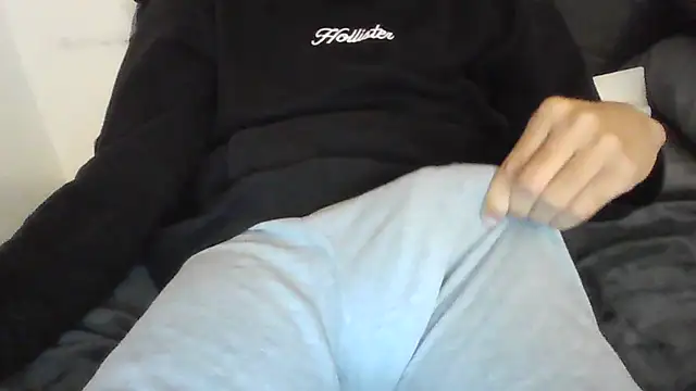 Snapshot of latinman7944 chatting on January 9, 8:28 am latinman7944 online show from January 9, 8:28 am