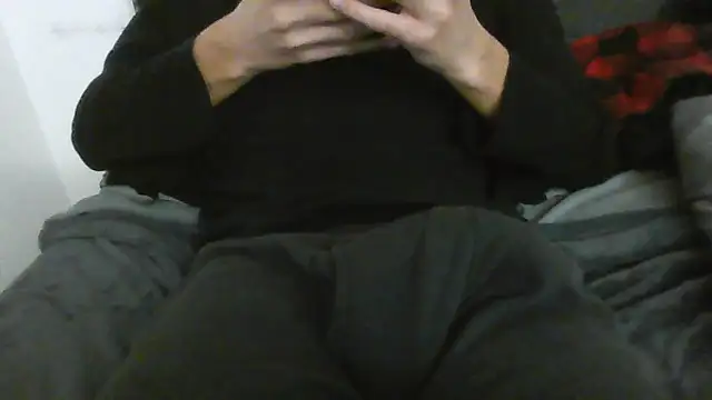 Snapshot of latinman7944 chatting on January 19, 7:56 am latinman7944 online show from January 19, 7:56 am