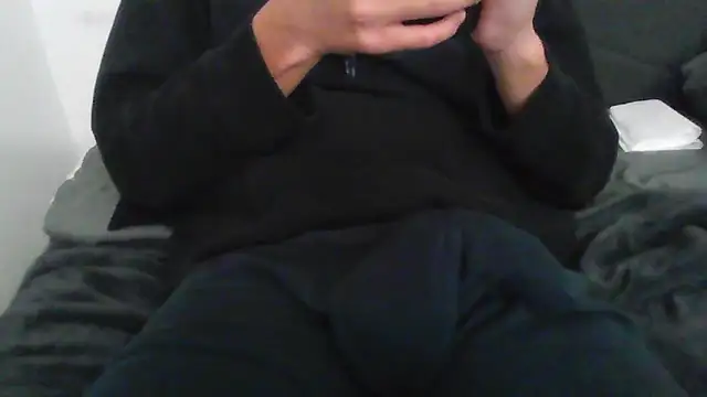 Snapshot of latinman7944 chatting on February 3, 7:02 am latinman7944 online show from February 3, 7:02 am