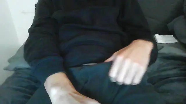 Snapshot of latinman7944 chatting on February 13, 7:37 am latinman7944 online show from February 13, 7:37 am