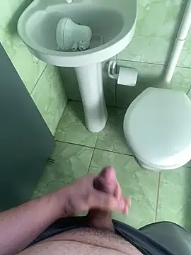 Snapshot of maiconsilva30- chatting on February 5, 11:59 am maiconsilva30- online show from February 5, 11:59 am