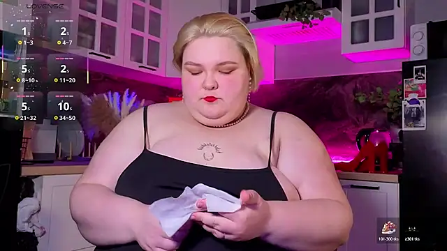 Snapshot of ellagoddes chatting on April 3, 4:16 pm ellagoddes online show from April 3, 4:16 pm