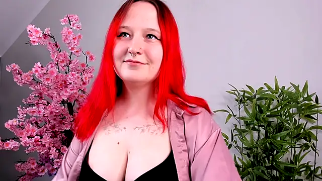 lizzystars online show from December 18, 9:43 pm