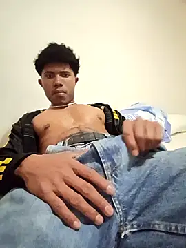 Snapshot of man_black_hot24 chatting on December 4, 8:17 pm man black hot24 online show from December 4, 8:17 pm