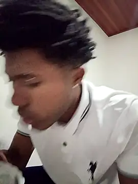 Snapshot of man_black_hot24 chatting on January 6, 2:37 am man black hot24 online show from January 6, 2:37 am