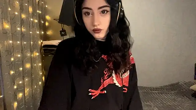 Meowluly online show from December 15, 9:52 pm