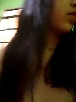 Snapshot of dallylah chatting on March 18, 1:47 pm dallylah online show from March 18, 1:47 pm