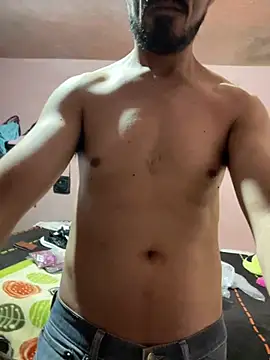 Snapshot of maxitravieso chatting on July 6, 7:16 pm maxitravieso online show from July 6, 7:16 pm