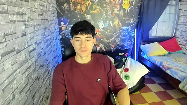 Snapshot of jay_orange chatting on December 4, 7:22 pm jay orange online show from December 4, 7:22 pm