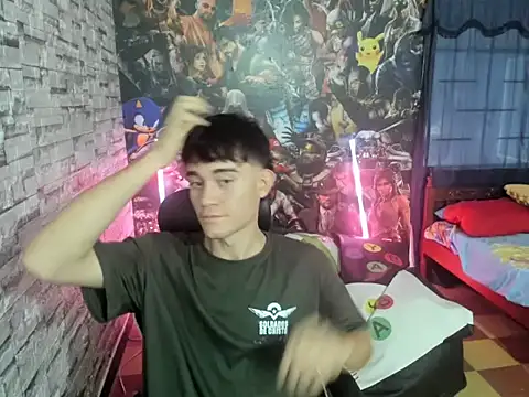 Snapshot of jay_orange chatting on December 20, 9:44 pm jay orange online show from December 20, 9:44 pm