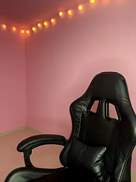 Davne  online show from November 30, 9:08 pm