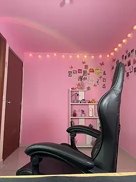 Snapshot of Davne_ chatting on February 24, 7:56 pm Davne online show from February 24, 7:56 pm