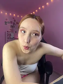 Snapshot of Davne_ chatting on March 3, 8:59 pm Davne online show from March 3, 8:59 pm