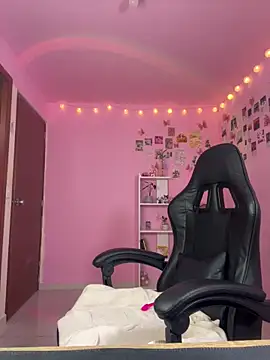 Snapshot of Davne_ chatting on March 11, 8:37 pm Davne online show from March 11, 8:37 pm