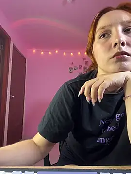 Snapshot of Davne_ chatting on March 17, 9:29 pm Davne online show from March 17, 9:29 pm