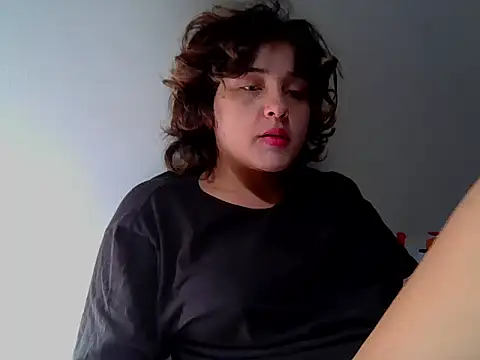 Snapshot of alisson_indraa chatting on December 21, 6:59 pm alisson indraa online show from December 21, 6:59 pm