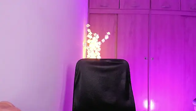 MaddieHunter online show from May 14, 2:46 pm