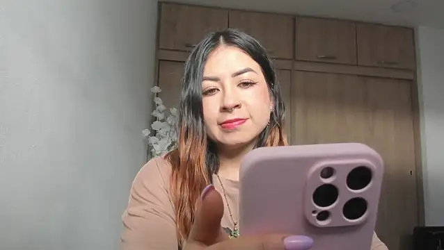 MaddieHunter online show from May 18, 8:14 pm