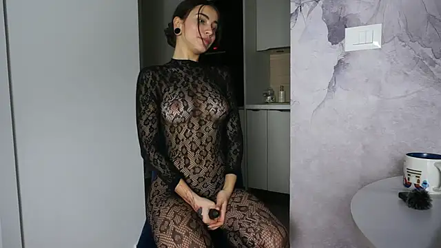 Snapshot of LianixLoverx chatting on December 13, 10:48 pm LianixLoverx online show from December 13, 10:48 pm