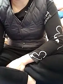 HanniZii online show from December 15, 1:54 am