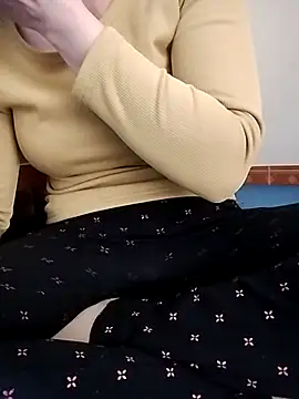 HanniZii online show from December 18, 7:14 am