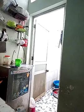 LianLaz online show from February 19, 1:29 pm