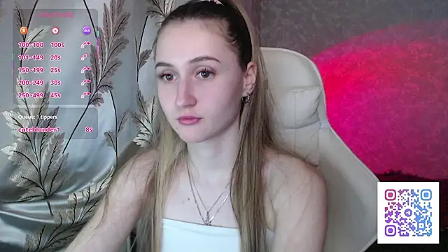 Snapshot of Ave_Costly chatting on March 12, 5:19 pm Ave Costly online show from March 12, 5:19 pm